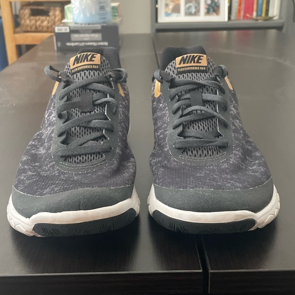Women’s Nike “Flex Experience” Navy & Gold Sz 8.5 - Picture 3 of 6